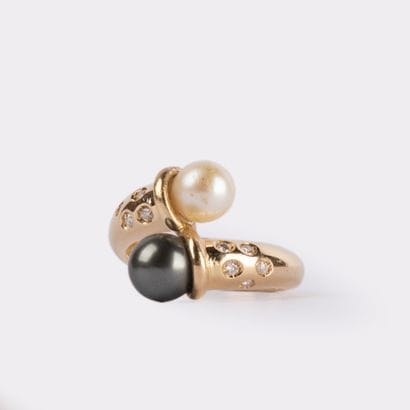 Bague Toi et Moi composée de deux perles...