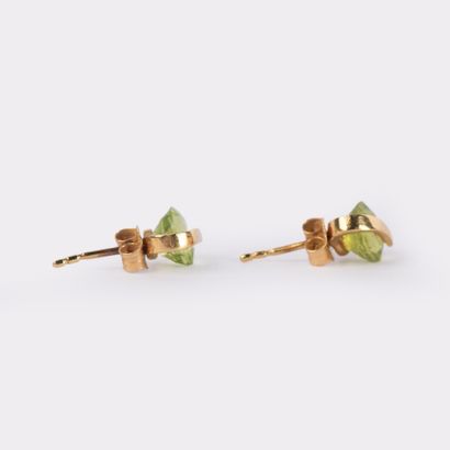 Paire de boucles d’oreilles moderne ornées...