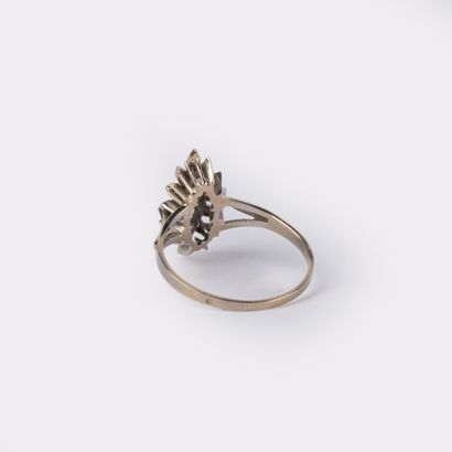 Flower ring in 18K (750°/00) white gold,...