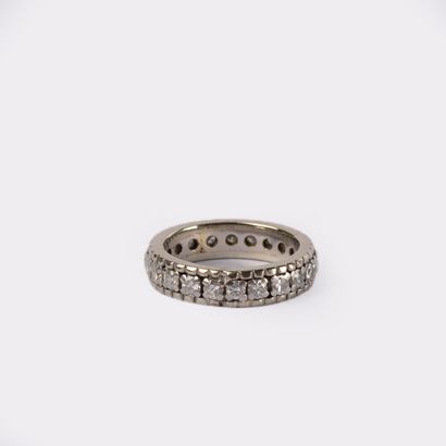Alliance américaine sertie de diamants taille...