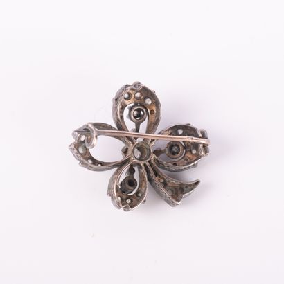 Small 4-leaf clover brooch in 18K (750°/00)...