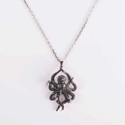 KORLOFF
Magnifique collier en or gris: important...