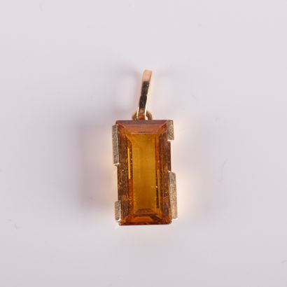 Pendant adorned with a rectangular citrine,...