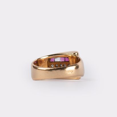 Tank ring featuring two lines of calibrated...