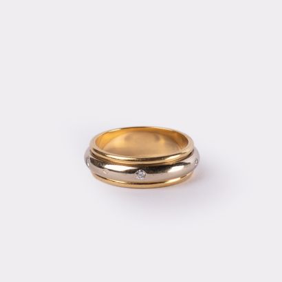 Bague composée de deux anneaux dont l’un...