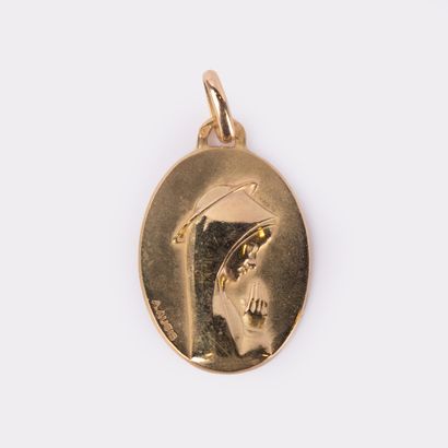Augis, médaille de la Vierge Marie de forme...