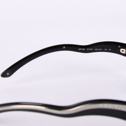 PRADA
Sunglasses, in a case