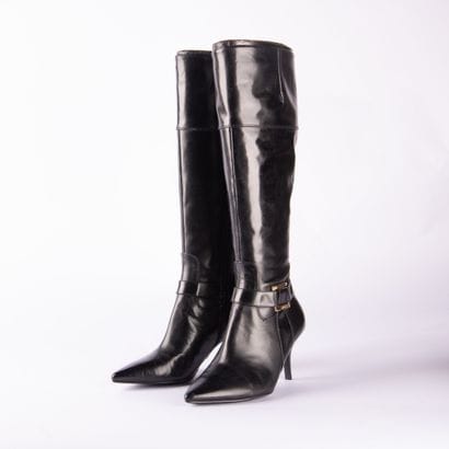 GUESS. Pair of smooth black leather heeled...