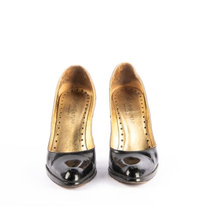 Lot including a pair of FREELANCE heeled...