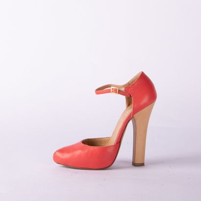 Lot including two pairs of open-heeled sandals....