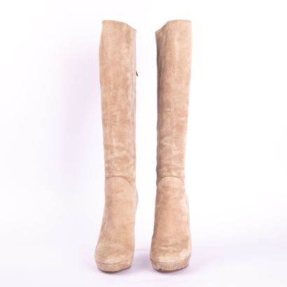 GUCCI. Heeled boots in gray suede calfskin,...