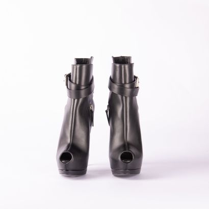 GIUSEPPE ZANOTTI. Pair of ankle boots in...