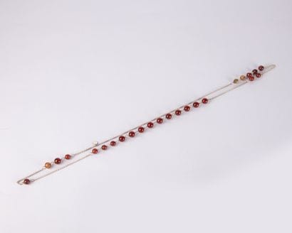 HELENE ZUBELDIA
Carnelian and metal long...
