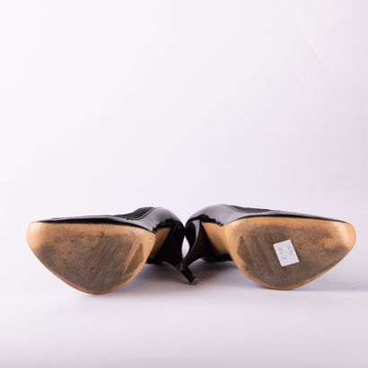 GIANMARCO LORENZI. Pair of pumps in black...