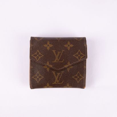 LOUIS VUITTON
Monogram canvas wallet
11 x...