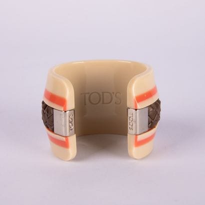TOD'S
Cuff bracelet, in dustbag, with box
5...