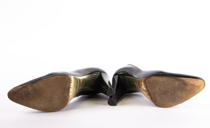 Lot including a pair of FREELANCE heeled...