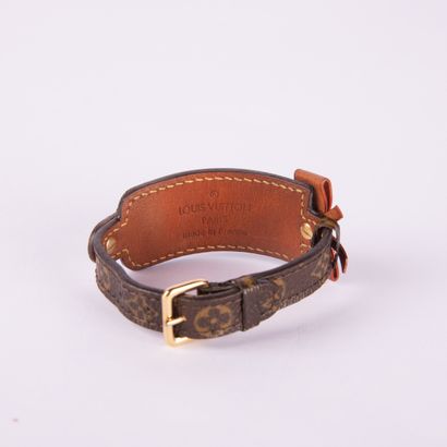 LOUIS VUITTON
Monogram canvas bracelet
Length:...