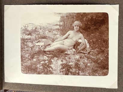 [Curiosa] Album amateur figurant un couple...