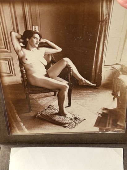 [Curiosa] Album amateur figurant un couple...