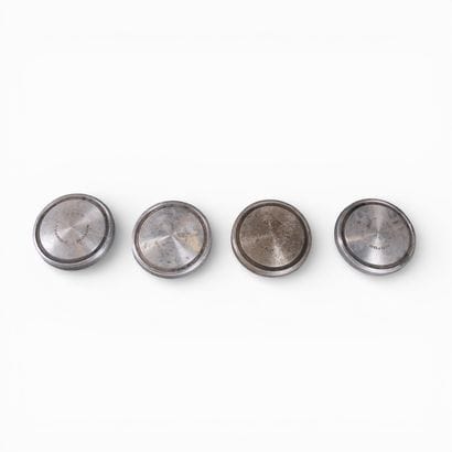 4 FORD hubcaps
Diameter: 27 cm
(Wear and...