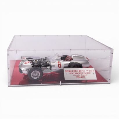 Maquette Mercedes-Benz W196 R capot ouvert...