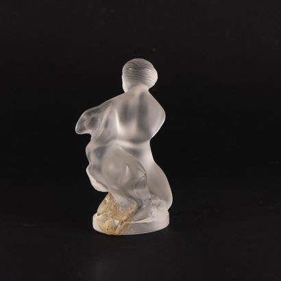 LALIQUE France
Femme au cygne
Femme à l'agneau
Deux...