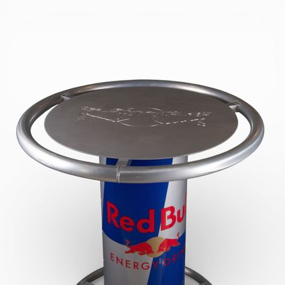 Redbull pedestal table in metal
Height: 110...