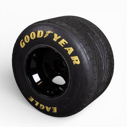 Black lacquered rim with F1 Eagle Goodyear...