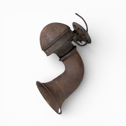 Robert Bosch metal horn horn
(Worn)