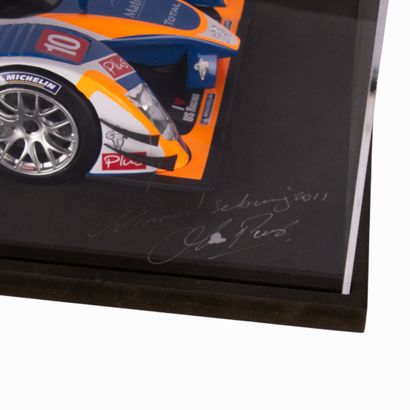 Maquette Peugeot 206 MVB 75, signée au feutre,...
