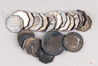 Lot de 23 pièces en argent Napoléon III....