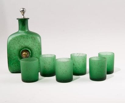 DIOR
Service à whisky en verre bullé vert....