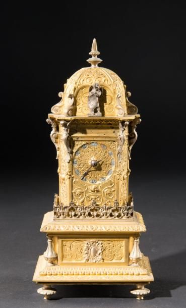 Pendule par RAINGO frères à Paris en bronze...