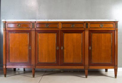 Enfilade en acajou et placage d'acajou, pieds...
