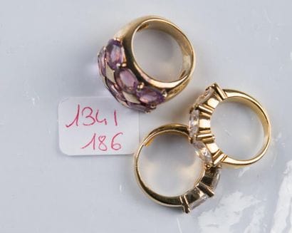 3 Bagues en vermeil ornées de pierres fantaisies...