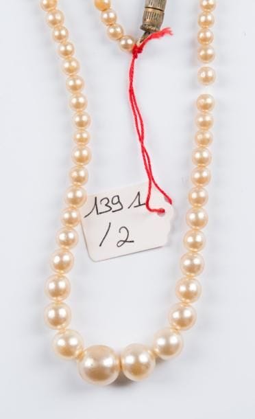 Collier de perles en chute avec fermoir en...