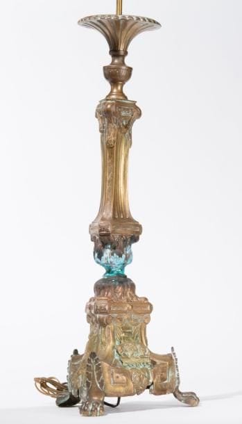 Torchère en laiton estampée et dorée, montée...