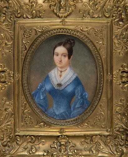 Miniature portrait de femme à la robe bleue,...