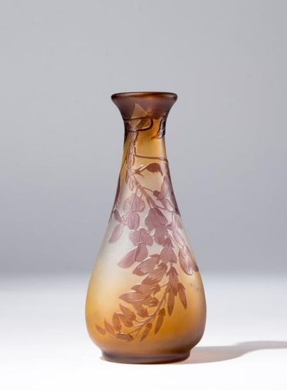 Emile GALLE (1846-1901)
Vase ovoide en verre...