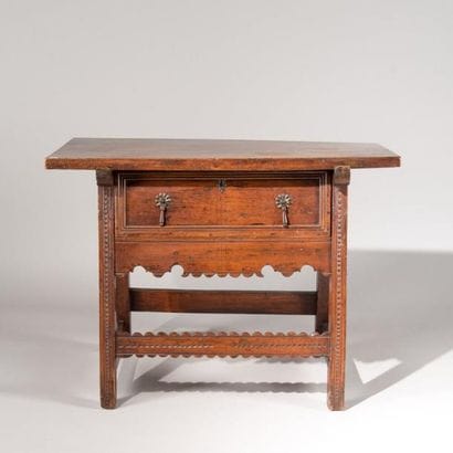 Table console en bois naturel sculpté ouvrant...