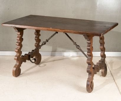 Table espagnole, pieds métal, XVIIIème s...