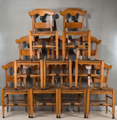 Suite de six chaises en bois naturel paillées...