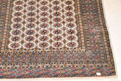 Tapis à motifs de GUHLS travail Indien 20e...