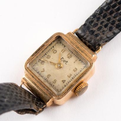 Montre bracelet de femme de marque NET, or...