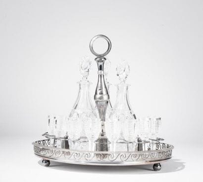 Plateau cabaret en métal argenté avec 3 flacons,...