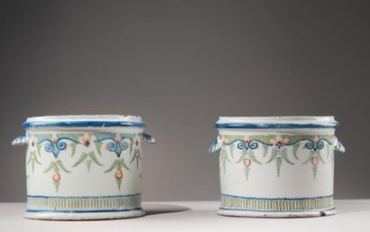 ROUEN
Paire de rafraichissoirs en faience,...