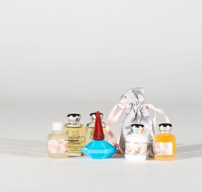 CACHAREL
Lot de 7 flacons, divers parfum...