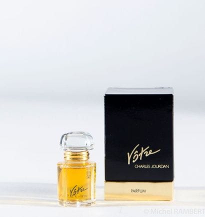 CHARLES JOURDAN
Vôtre, flacon de parfum plein,...