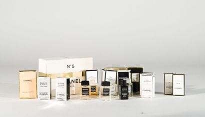 Lot de 23 flacons Chanel - Homme/ Femme seuls...